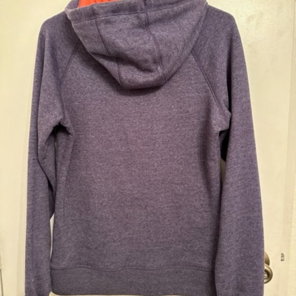 Women's Hoodie The North Face Medium Purple Spell Out Logo Hooded Sweatshirt - Picture 5 of 6